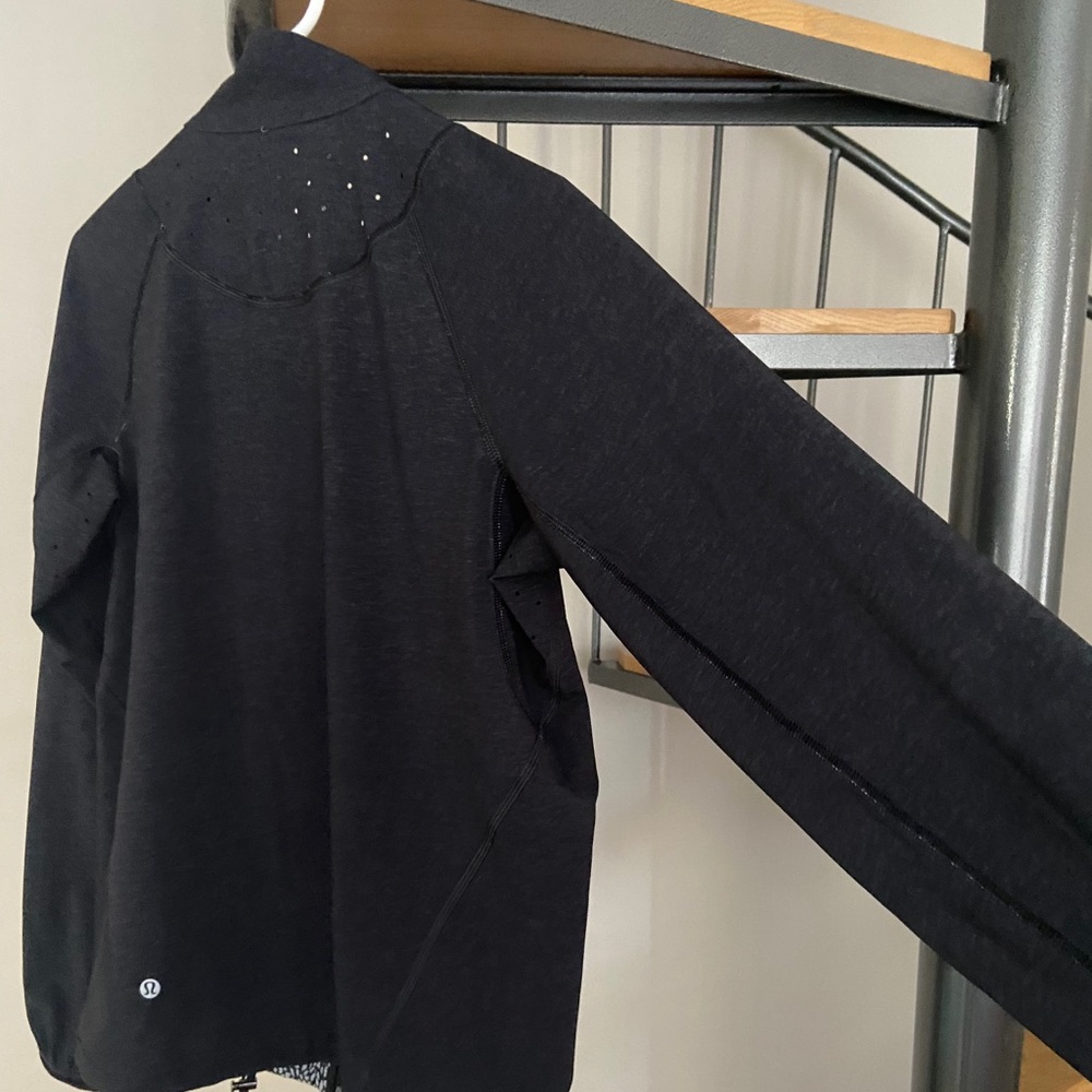 Lightweight Lululemon Jacket Reversible - image 4